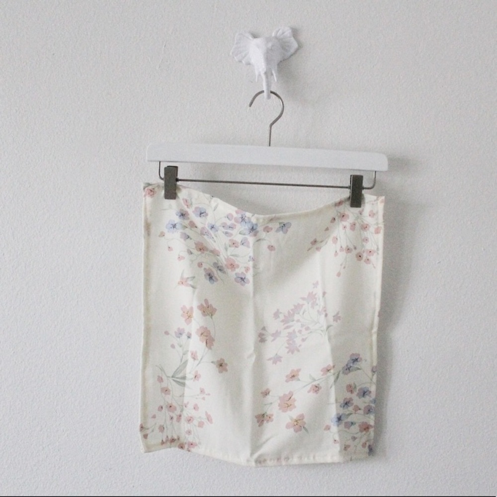 NWT HANDMADE Floral 16” x 16” Scarf #11 L990